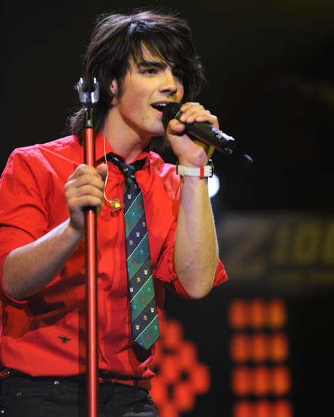 joe-jonas-hot-stuff.jpg